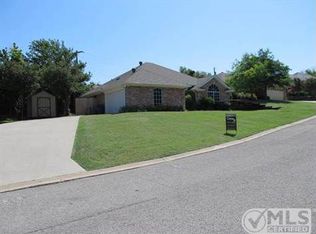 604 Valleyridge Ct, Decatur, TX 76234