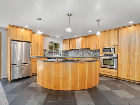 3452 Lazy Ln, White City, OR 97503