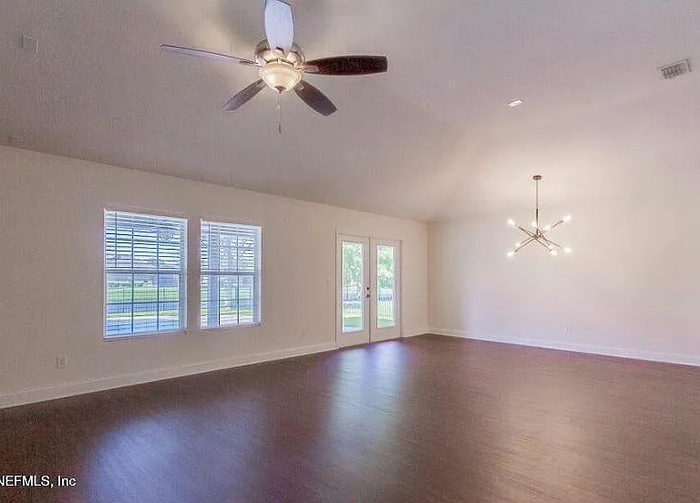 128 Terracina Dr — Photo 3