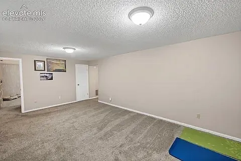 320 W Cheyenne Mountain Blvd — Photo 30