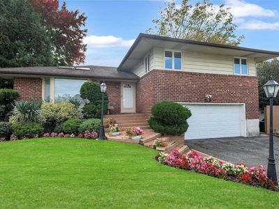 76 Phipps Lane, Plainview, NY, 11803