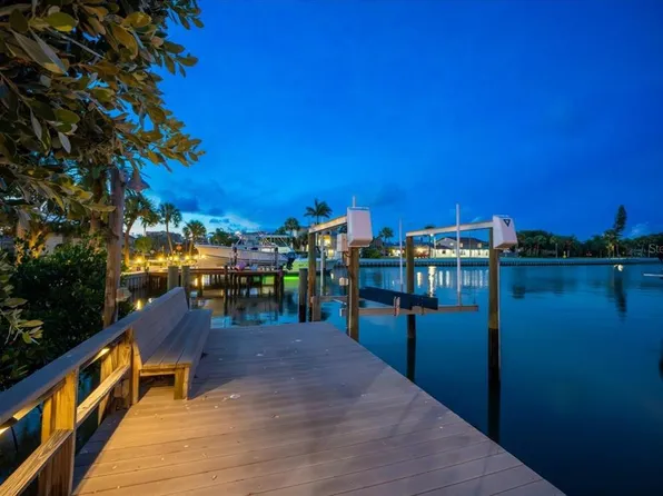 201 Howard Dr, Belleair Beach, FL 33786