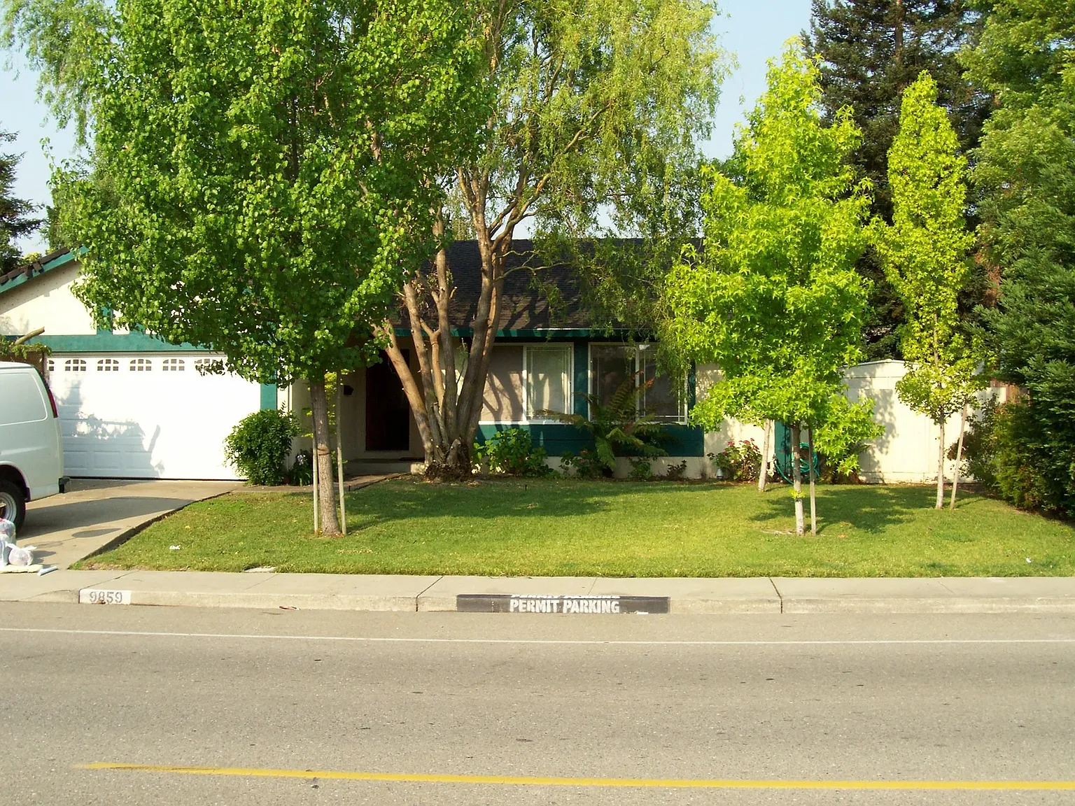 9859 Broadmoor Dr photo 1