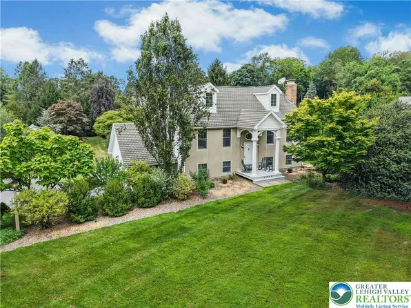 3606 Drifting Dr, Hellertown, PA 18055