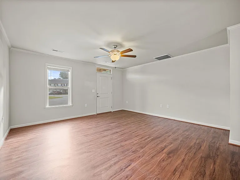 401 Sullivan Loop Rd — Photo 3