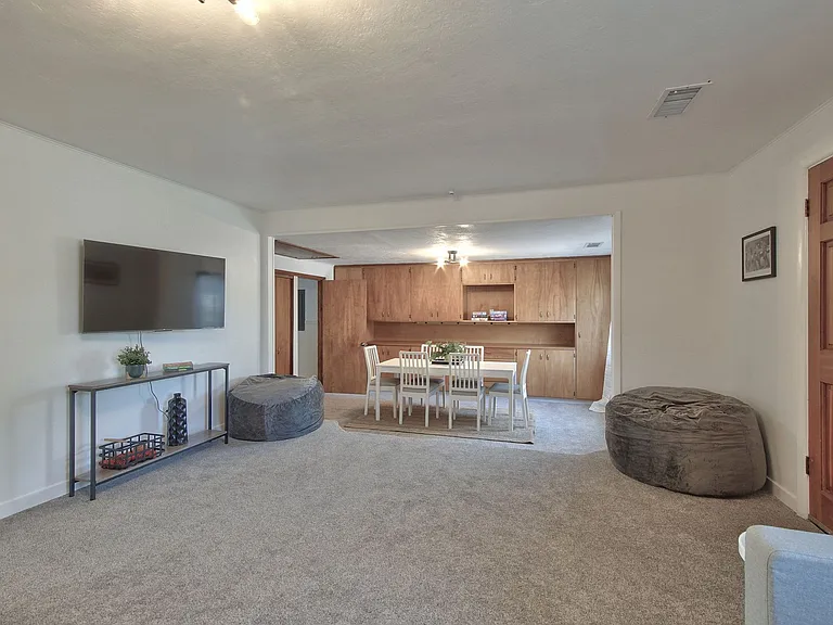 1328 NE 9th Ave — Photo 15