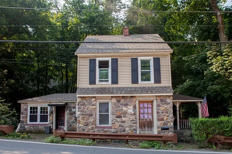 57 Brunswick Ave photo 1