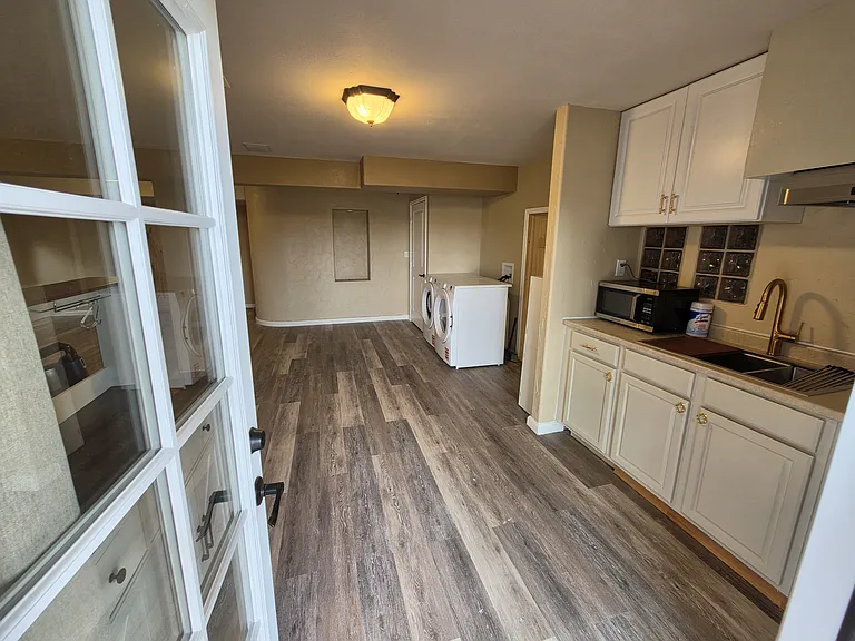 Highcroft Dr — Photo 9