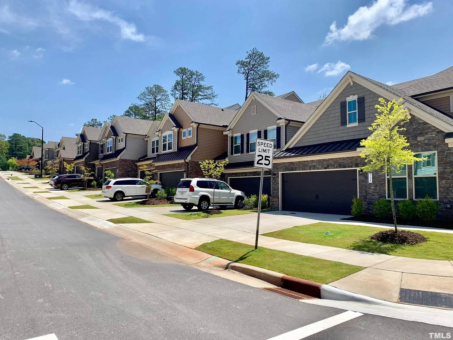 3 bed, 2.5 bath, 2200 sqft, $2,495 — Photo 1