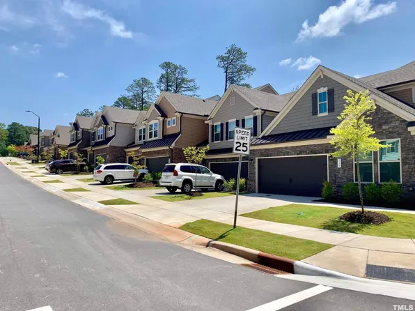 731 Lampwick Ln, Cary, NC 27513