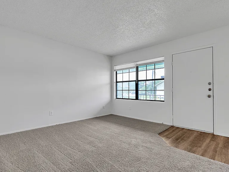 106 Ladybird Ln #B — Photo 5