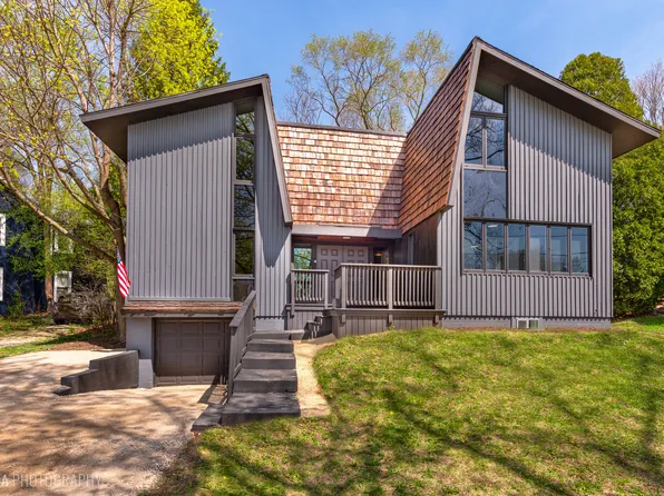 224 Park Ave, Cary, IL 60013