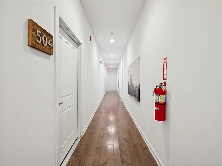 710 Chestnut St #504 — Photo 12