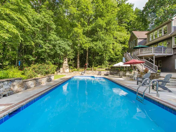 30 Sedgewood Rd, Chapel Hill, NC 27514