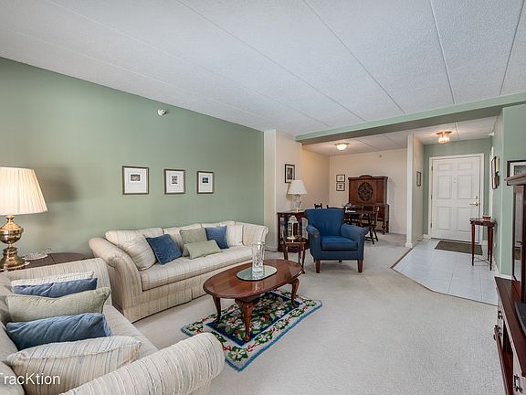 4th image of 2301 Oakmont Way Unit 208