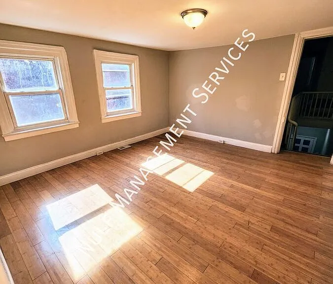 4058 Penn Ave #2 — Photo 2