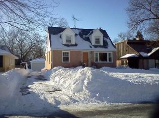 120 Lincoln St, Glenview, IL 60025