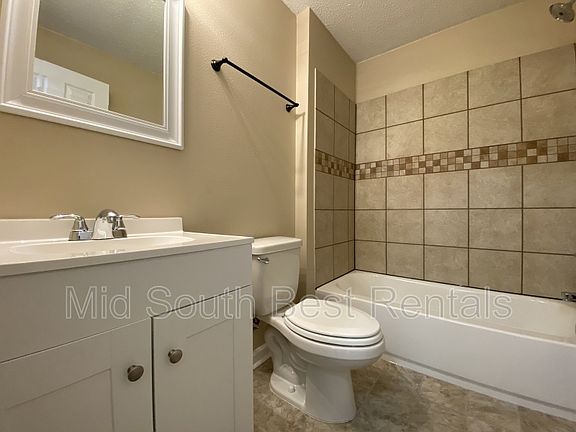 5th image of 1105 W 36th St