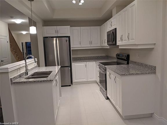 3rd image of 39 Dennis Dr