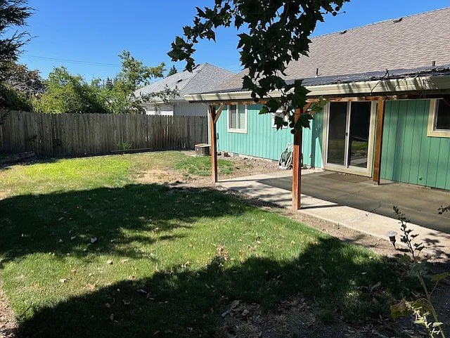 2108 Corona Ave — Photo 10