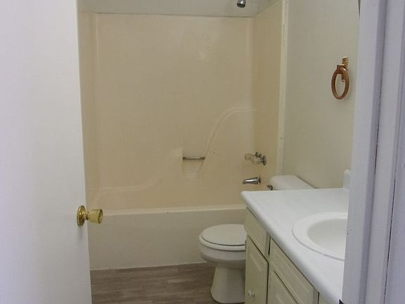 5th image of 601 29th St APT C