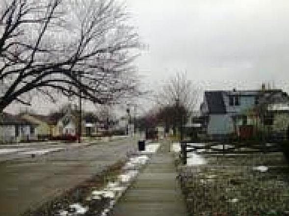 2nd image of 1983 Garrick Ave