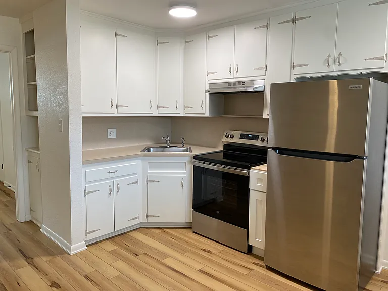 1630 S Baltimore Ave #8 — Photo 6