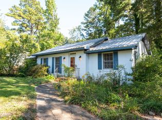 882 Cherokee Rd, Auburn, AL 36830