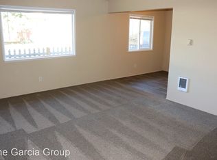 8526 SE Hawthorne Blvd, Portland, OR 97216