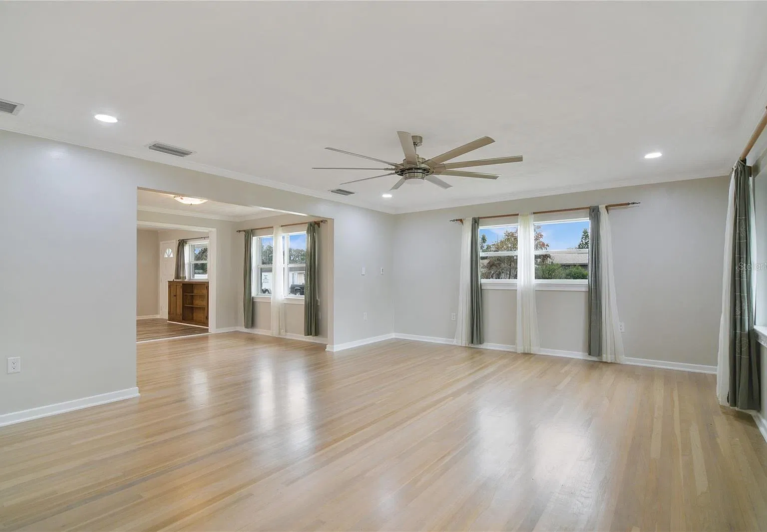 3 bed, 1736 sqft, $2,150 — Photo 2