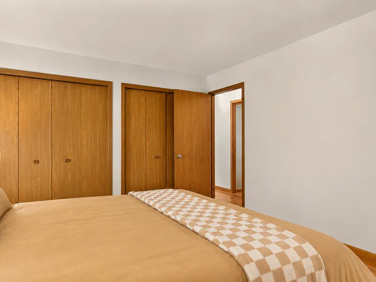 2579 King Dr — Photo 17