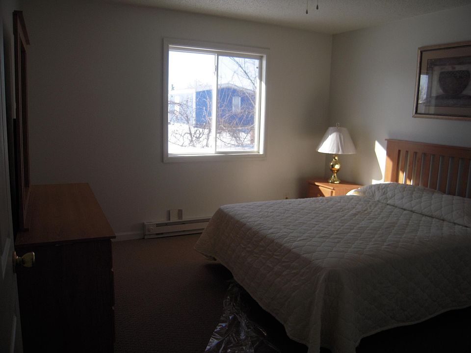 2nd image of 711 William St
