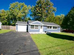 21 Lincoln Rd, North Syracuse, NY 13212