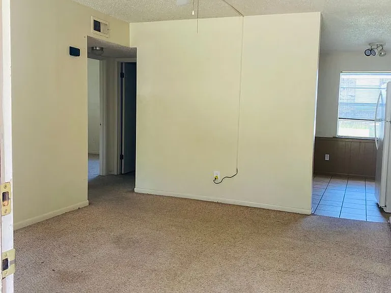 292 W Claiborne St — Photo 4