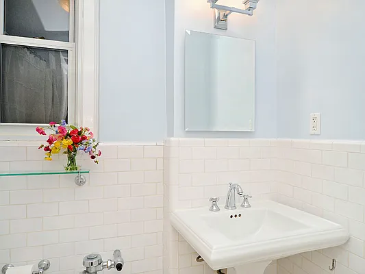 Sold by Sotheby's International Realty | media 29