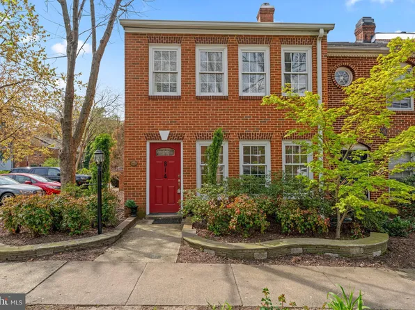 814 Wolfe St, Alexandria, VA 22314