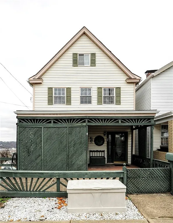 1903 Myer Ave photo 1