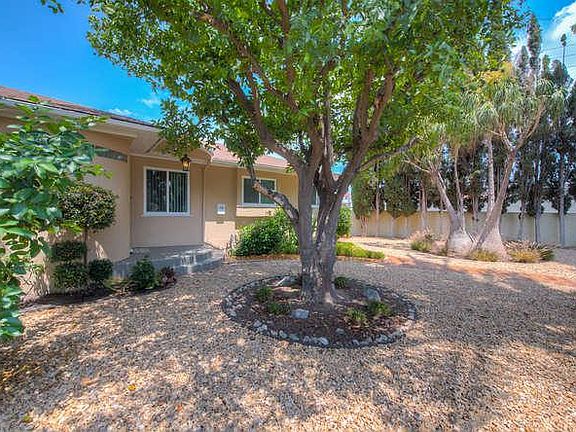 3rd image of 11033 La Maida St