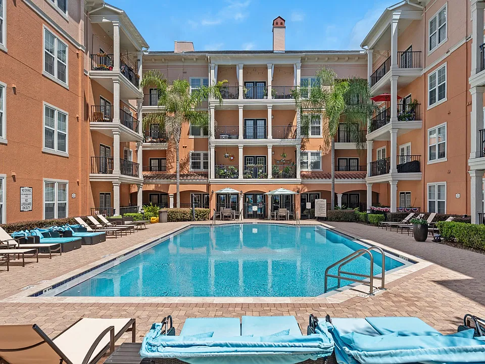 2054 Riverside