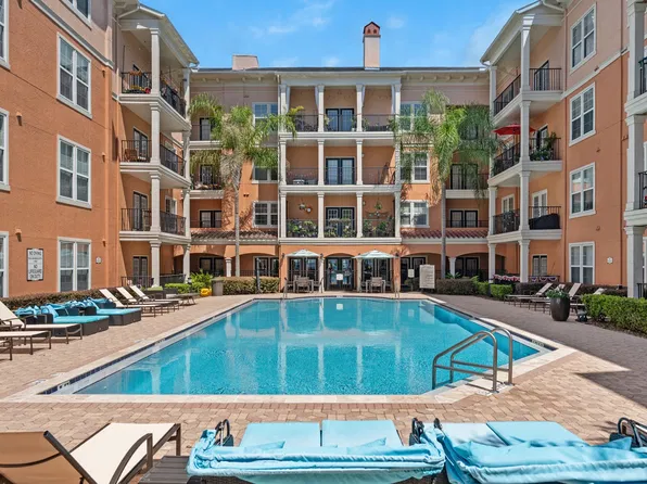 2054 Riverside