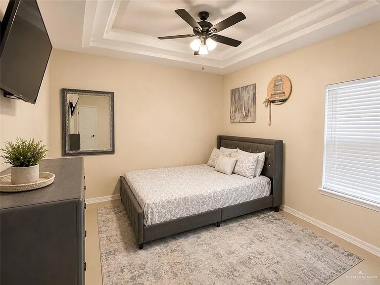 2708 E Imperial Oaks Dr — Photo 9