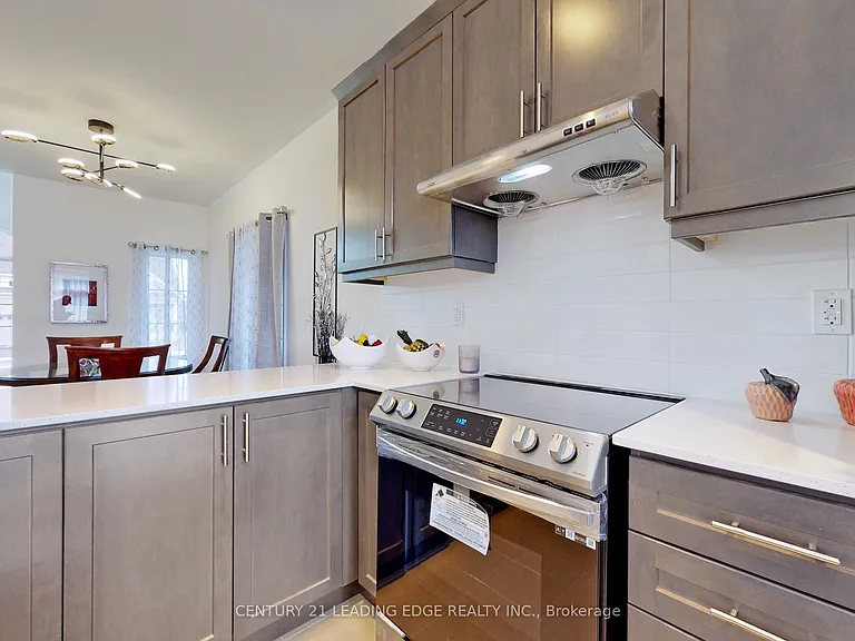 94 Holtby Ct — Photo 13