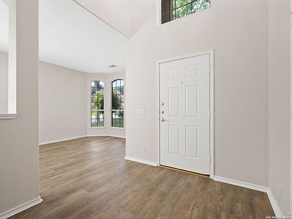 5th image of 2528 Cove Brook