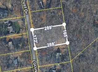 210 Locust Dr, Milford, PA