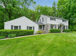 1066 Academy Dr, Youngstown, OH 44505