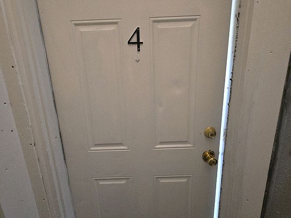 2nd image of 600 W Rogers St #4