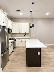 6121 Bergenline Avenue, #202