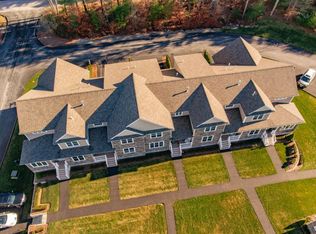 96 Essex Circle #24, Raynham, MA 02767