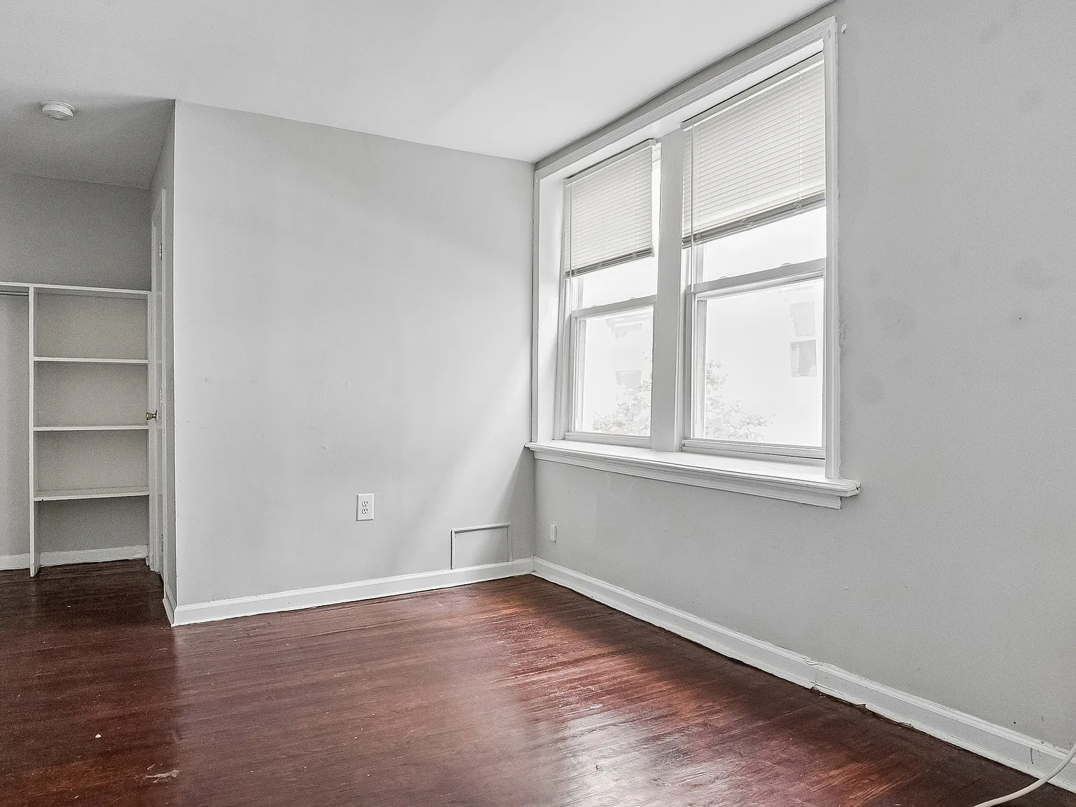 Studio, $890 — Photo 3