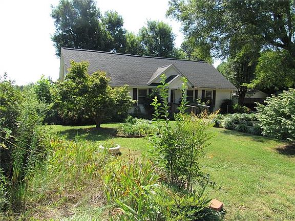 2nd image of 117 Hillcrest Dr